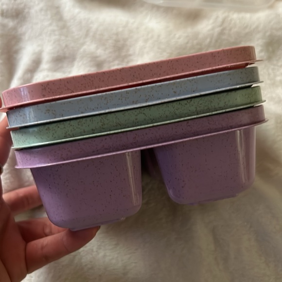 Set of 4 compartmentalized snack / food / meal prep containers - Picture 3 of 4